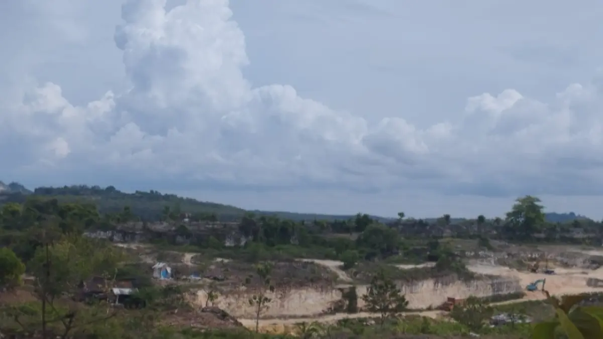 DIGREBEK : Lokasi galian C yang diduga tidak berijin di Desa Banyutengah, Kecamatan Panceng, Gresik.