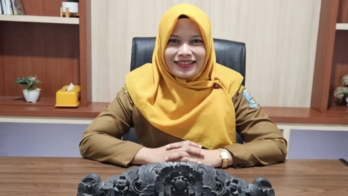 Profil: Kasi SMK Cabang Dinas Pendidikan Wilayah Gresik, Dian Oktaviana. (Ist/Radar Gresik) 