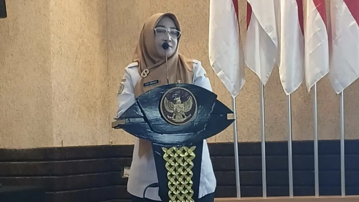 KREATIVITAS ANAK: Kepala Dinas KBPPPA Kabupaten Gresik, dr. Titik Ernawati yang berkomitmen terus membuka ruang partisipasi positif bagi anak-anak di Kota Pudak. (Fajar/Radar Gresik) 