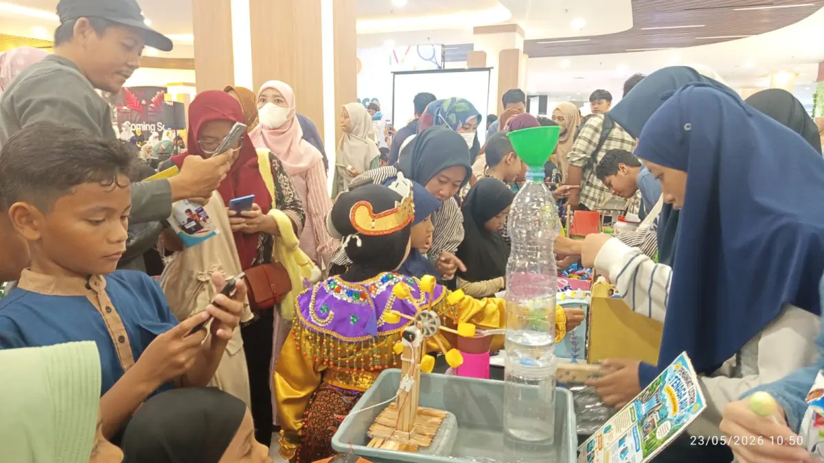 INOVASI MANDIRI YANG BRILIAN : SD Muhammadiyah 1 GKB (SD Mugeb) Lewat gelaran STEAM Expo dan OST Performance 2026, mereka sukses memamerkan 10 karya inovasi keren hasil kolaborasi lintas disiplin ilmu. (IST/ RADAR GRESIK)