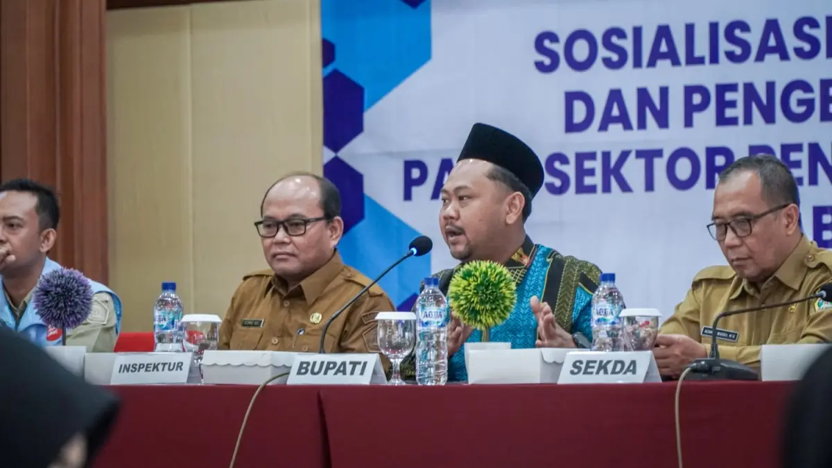 Tegas : Gus Yani saat memberikan sosialisasi pencegahan korupsi sektor pengadaan barang dan jasa di Hotel Saptanawa, Selasa (26/5). (Ist/Radar Gresik) 