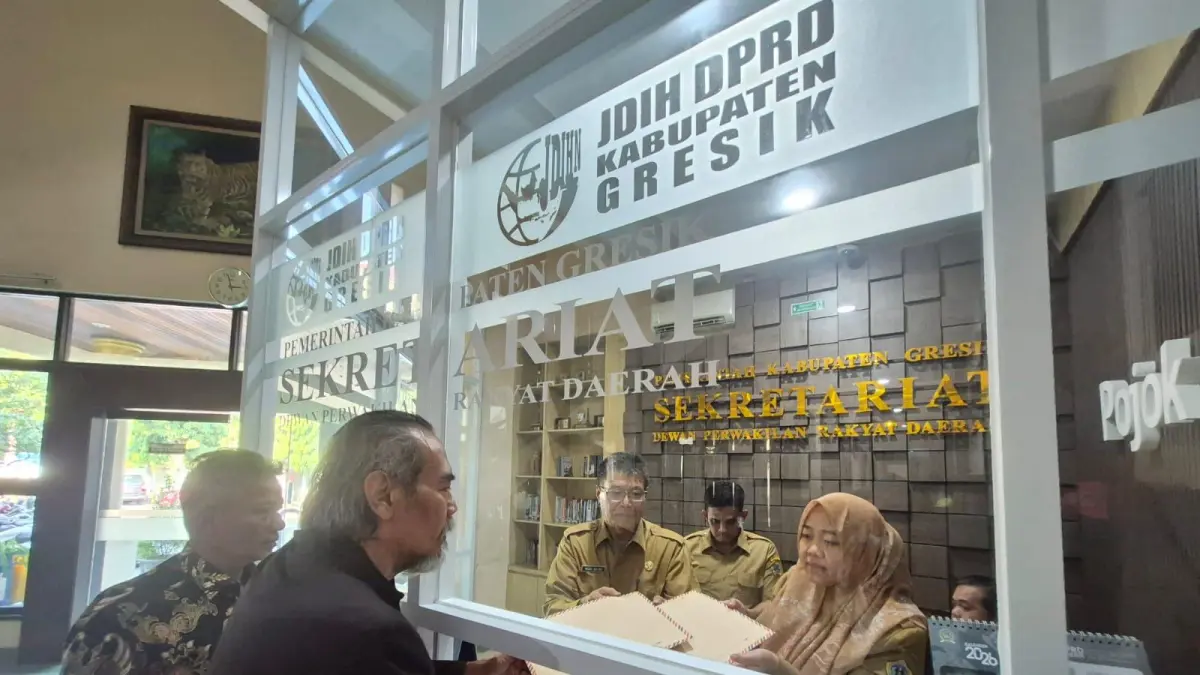 Tegas : Masyarakat melaporkan Ketua Komisi II tentang dugaan pelanggaran kode etik.(Dok/Radar Gresik) 