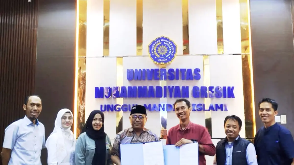 SINERGI KAMPUS DAN LAPANGAN : Pusat Studi dan Inovasi UMG bersama PADMA Indonesia resmi menyatukan langkah lewat penandatanganan Implementation Agreement. (IST/ RADAR GRESIK)