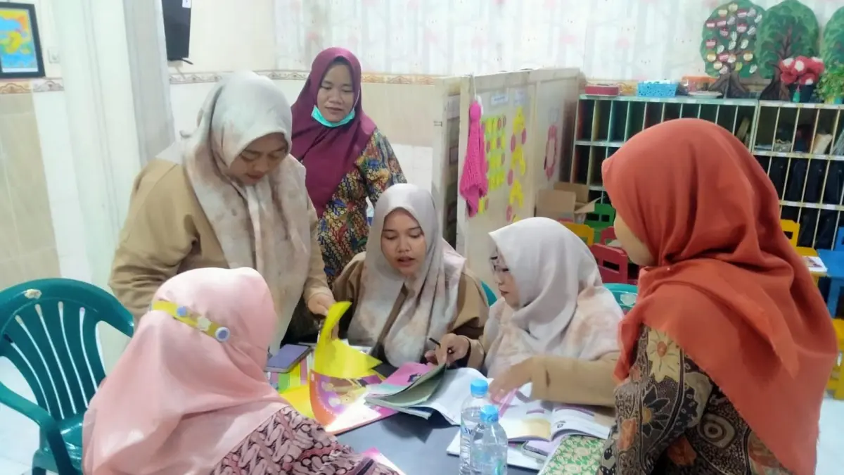 KOMPETENSI : Kader Posyandu Kebungson uji kompetensi untuk perkuat layanan kesehatan warga. (Fajar/Radar Gresik) 
