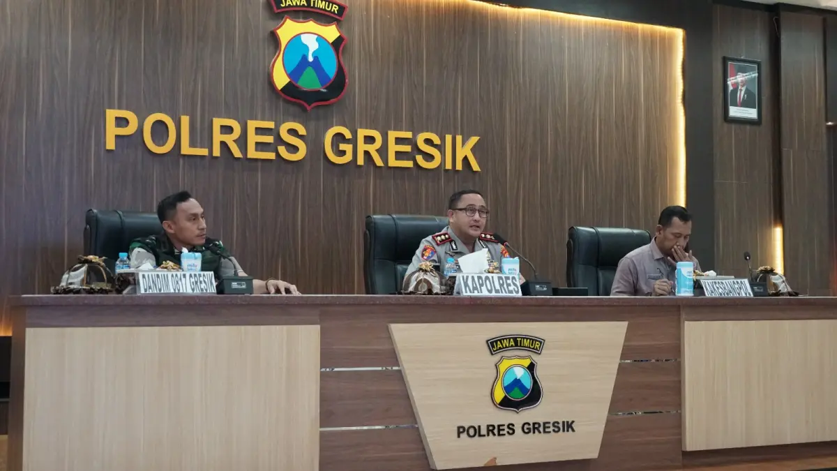 RAPAT :  Rapat Koordinasi Pengamanan Pengesahan Warga Baru PSHT PM Cabang Gresik Tahun 2026 yang digelar di Aula Rupatama Sarja Arya Racana Mapolres Gresik. (Ist/Radar Gresik) 
