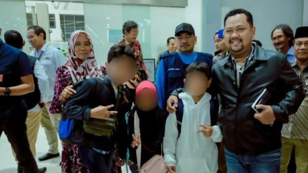 Bupati Gresik Fandi Akhmad Yani akan segera pulangkan anak pekerja migran Indonesia. (Fajar/Radar Gresik) 
