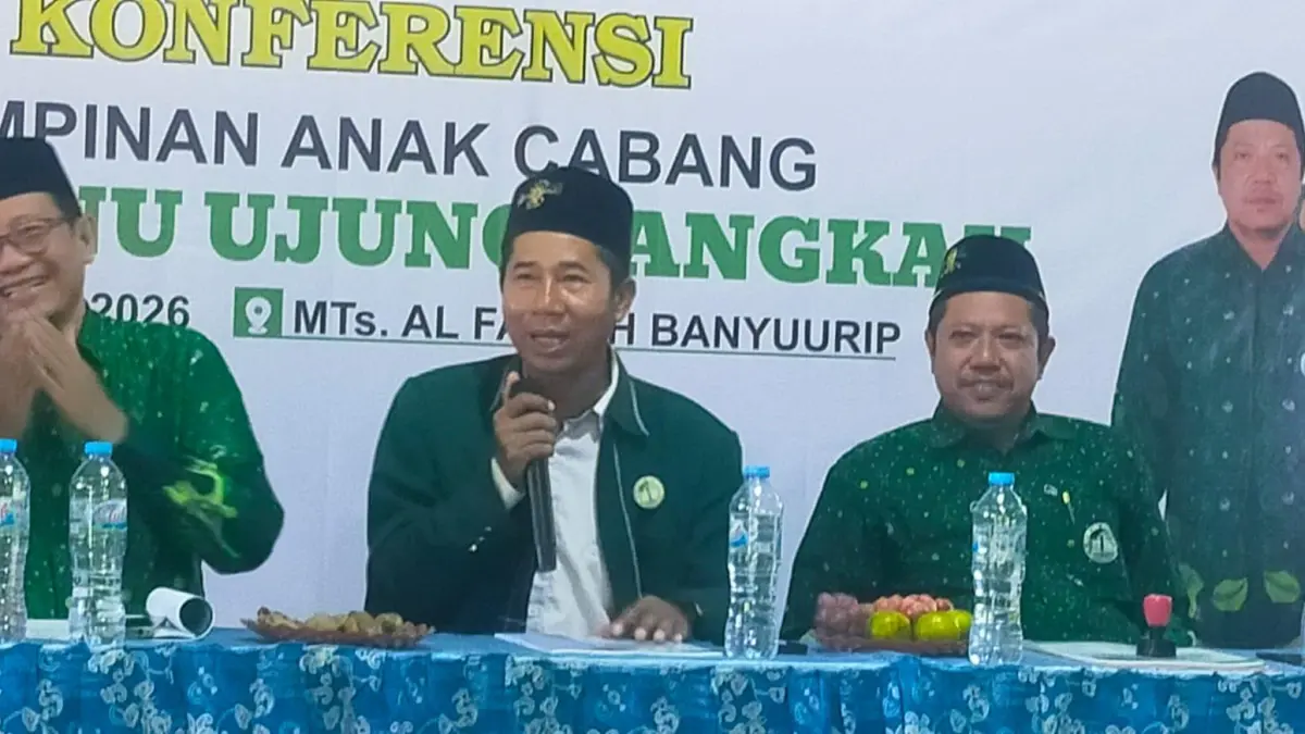 PENGARAHAN: Ketua PC Pergunu Gresik, Syamsul Anam, saat memberikan pengarahan dalam agenda Konferensi PAC Pergunu Ujungpangkah.