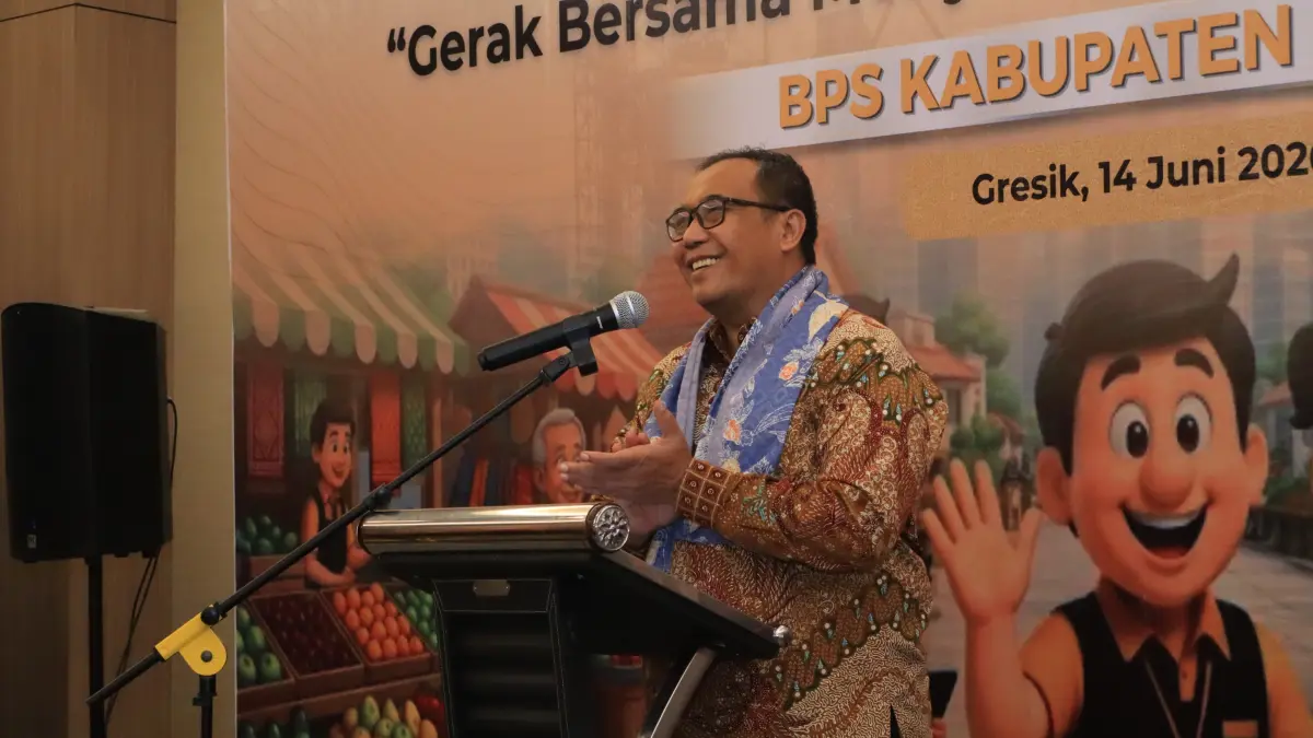 Sekretaris Daerah (Sekda) Kabupaten Gresik, Achmad Washil Miftahul Rachman, melepas secara simbolis 1.095 petugas Sensus Ekonomi (SE) 2026