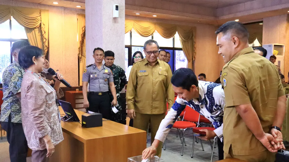 Pemerintah Kabupaten Gresik tengah mematangkan persiapan Pemilihan Kepala Desa (Pilkades) Serentak Tahun 2026 dengan rencana mengadopsi sistem pemungutan suara elektronik atau e-voting.