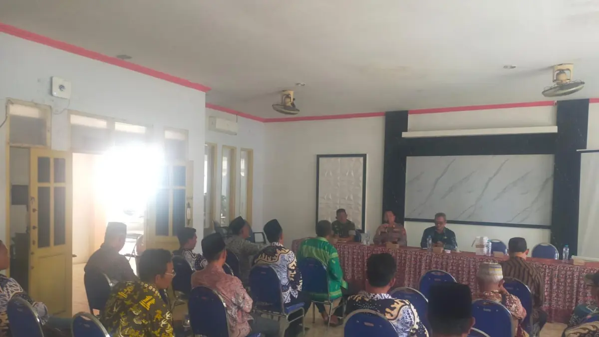 Kolaborasi : Forkompimcam dan seluruh Kepala Desa untuk kolaborasi dinamika sosial yang berkembnag di masyarakat. (Foto : Fajar/Radar Gresik) 