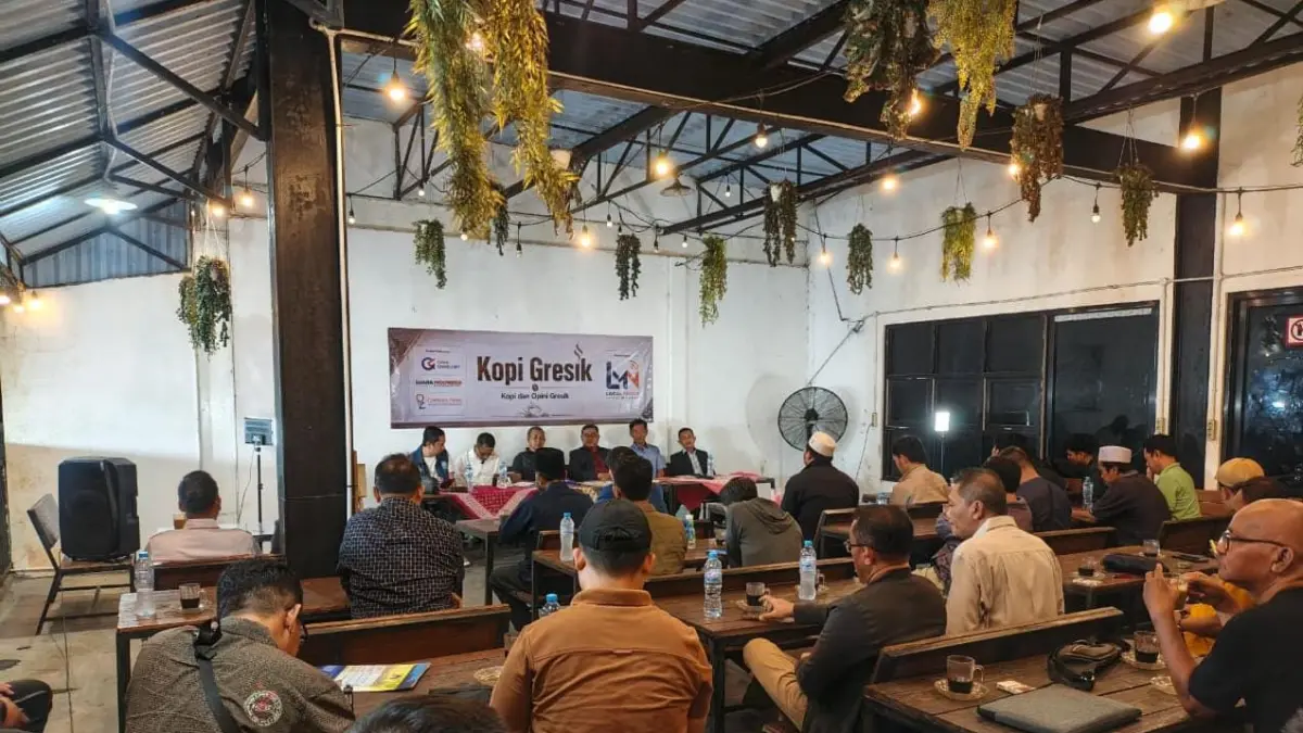 Pemkab Gresik bersama lintas sektor mulai dari dunia usaha, akademisi, hingga serikat pekerja duduk bersama merancang peta jalan ketenagakerjaan lokal. (Foto : Ist/Radar Gresik) 