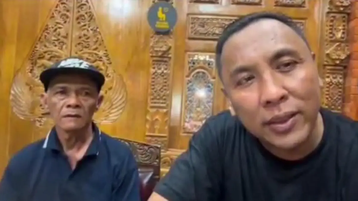 VIRAL: Tangkapan layar salah satu warga asal Gresik yang viral di media sosial karena diduga terlantar di wilayah tetangga. (Foto : Ist/Radar Gresik) 