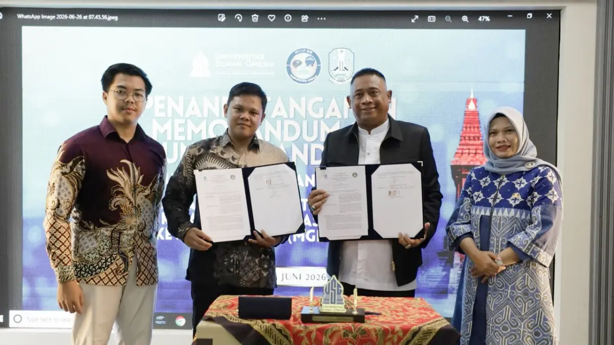Penandatanganan Nota Kesepahaman (MoU) antara Rektor USG bersama Cabang Dinas Pendidikan Wilayah Kabupaten Gresik, MGMP KIK SMK. (Foto : Ist/Radar Gresik) 