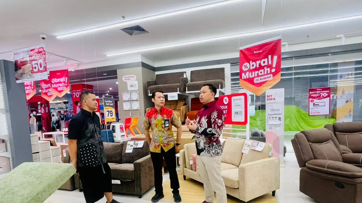 Estetik : SELMA, penyedia solusi isi rumah hemat dari Kawan Lama Group, kini resmi hadir di Kabupaten Gresik. (Foto : Novia/Radar Gresik) 
