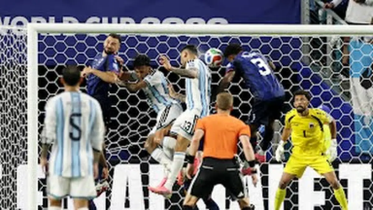 Gol di penghujung laga mengantarkan Argentina ke  16 besar piala Dunia 2026. (Foto : Ist/Reuters) 