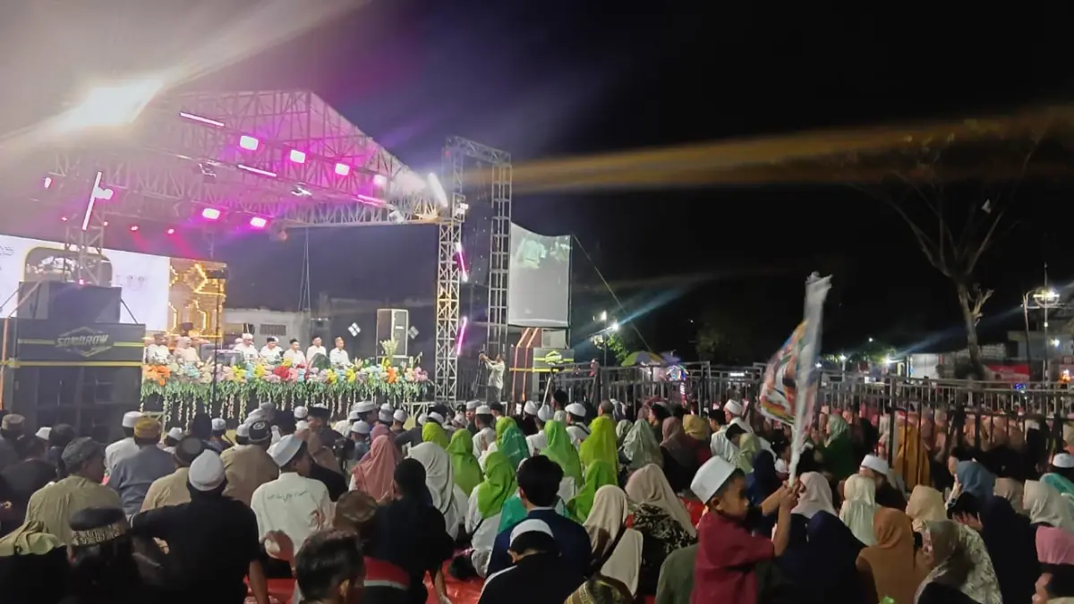 Sedekah Bumi di Desa Tumapel sukses ribuan Jamaah dan Raih Pujian Camat. (Foto : Fajar/Radar Gresik) 