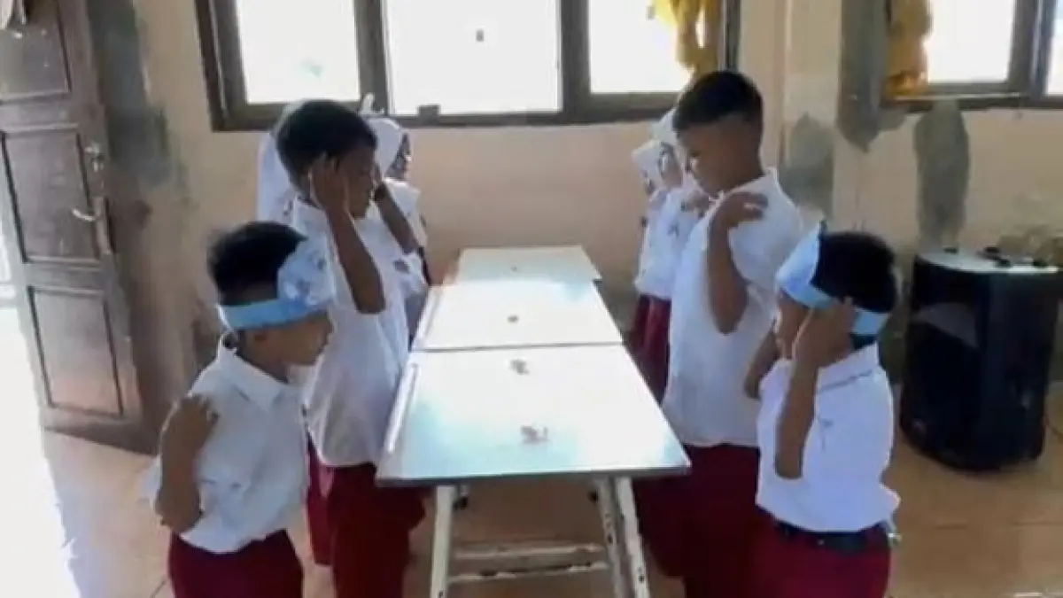 SUASANA : Para siswa pada masa pengenalan lingkungan sekolah (MPLS). ( Foto : Ist/Radar Gresik) 