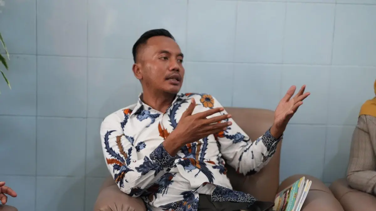 Komisi IV DPRD Gresik melakukan sidak di dua SDN Gresik. (Foto : Fajar/Radar Gresik) 