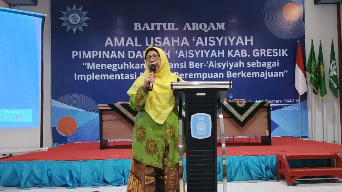 PENUH PERJUANGAN : Dari sebuah ruang kelas kecil di Desa Mriyunan, Sidayu, perjuangan Innik Hikmatin kini telah menjelma menjadi rumah perlindungan besar yang memanusiakan manusia di seluruh penjuru Gresik. (IST/ RADAR GRESIK)