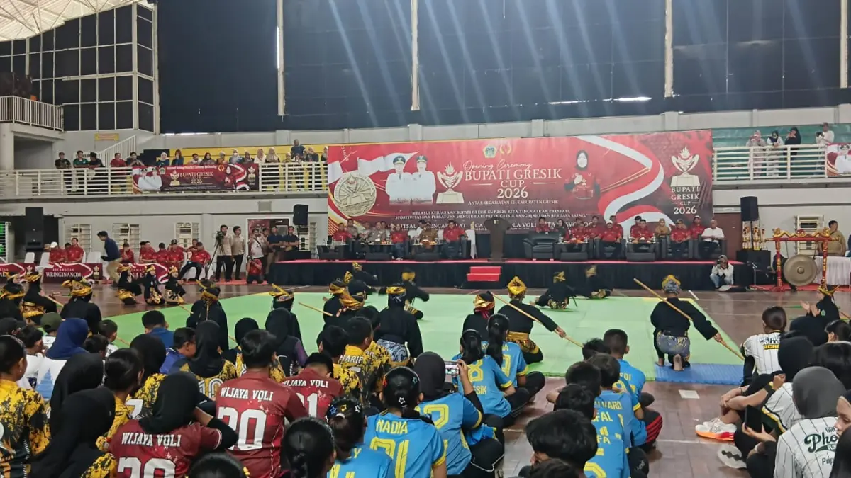 SAMBUTAN : Bupati Gresik, Fandi Akhmad Yani memberikan sambutan ke para peserta. (Foto : Fajar/Radar Gresik) 