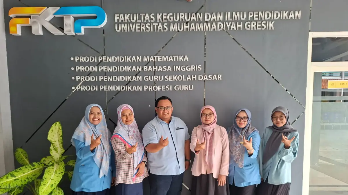 MEMBANGGAKAN : Akreditasi Unggul ini menjadi bukti nyata komitmen PGSD UMG dalam menyelenggarakan pendidikan berkualitas mutakhir yang sejajar dengan PTN ternama di Indonesia. Hal ini sekaligus membuktikan posisi Universitas Muhammadiyah Gresik (UMG) sebagai salah satu perguruan tinggi terkemuka di tingkat nasional. (IST/ RADAR GRESIK)