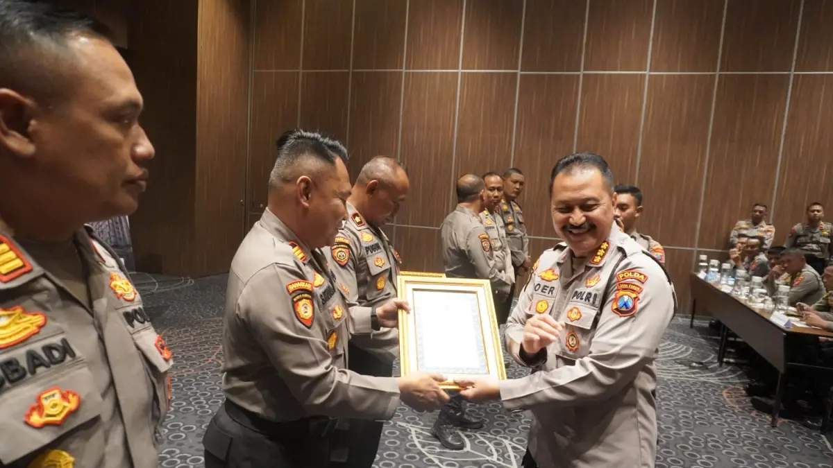 PRESTASI : Polres Gresik Raih Juara 2 Pelaksanaan Giat Patroli Harkamtibmas Terbanyak pada Anev Samapta Polda Jatim. (Foto : Ist/Radar Gresik) 