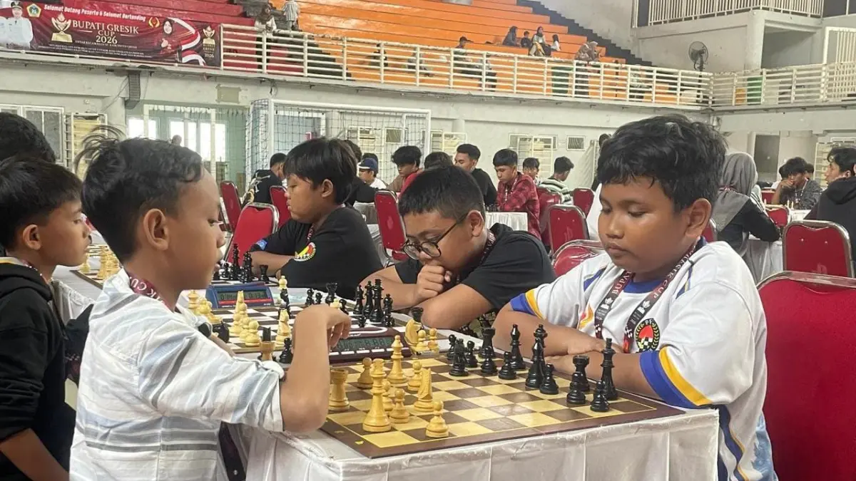 Serius : Atlet catur Gresik saat mengikuti kompetisi catur di Kabupaten Gresik. (Fajar/Radar Gresik)