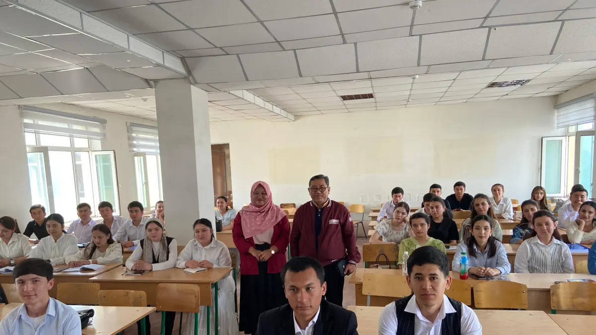 JEJAK AKADEMIK : Program&nbsp;Visiting Professor Universitas Muhammadiyah Gresik (UMG) di Kattakurgan State Pedagogical Institute, Uzbekistan, merupakan wujud nyata kerja sama internasional UMG untuk memperkuat mutu Tridarma Perguruan Tinggi serta meningkatkan wawasan dan daya saing global civitas akademikanya. (IST/ RADAR GRESIK)(IST/ RADAR GRESIK)