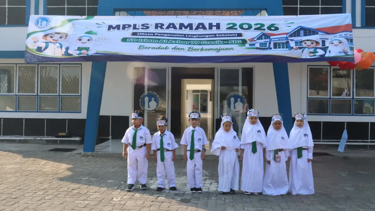 SERU DAN AMAN : Kegiatan MPLS 2026 murid SD Islam Al Azhar 79 Gresik di bawah naungan Semen Indonesia Foundation menjadi awal petualangan belajar yang seru untuk mengenalkan sekolah sekaligus membentuk pribadi yang Beradab dan Berkemajuan. (IST/ RADAR GRESIK)