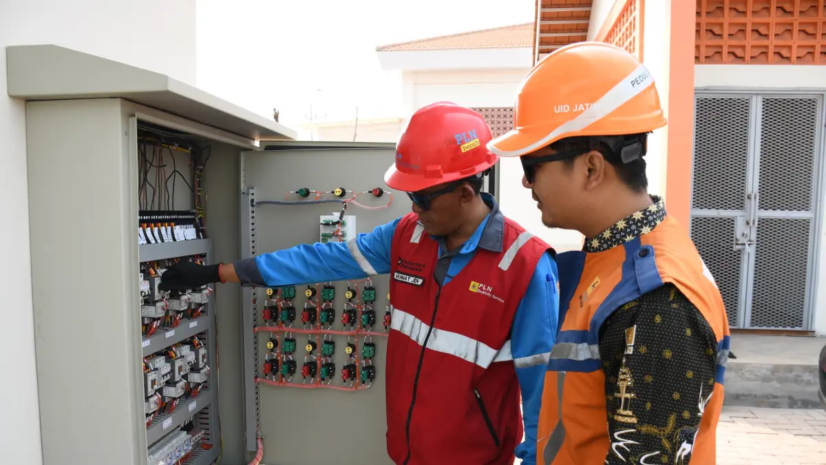 PLN mengoperasikan sambungan listrik Tegangan Menengah (TM) berdaya 345.000 VA pada Juli 2026 sebagai bagian dari kesiapan infrastruktur sekolah. 