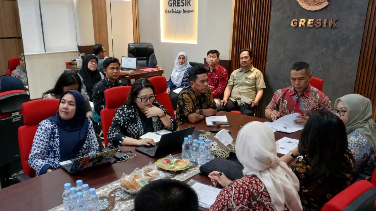 Diurai : Kepala Kantor Pertanahan Kabupaten Gresik Rarif Setiawan bersama PT Garam Kemenperin menggelar rapat koordinasi untuk mengurai berbagai persoalan mengenai lahan pergaraman di Gresik.