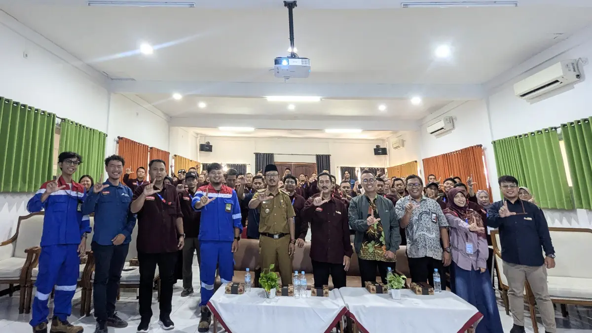 BENCHMARK VOKASI: Para peserta Teacherpreneur Benchmark saat mengikuti pembukaan acara di Auditorium SMK Semen Indonesia Gresik (SIG). (Foto : Riri/Radar Gresik)