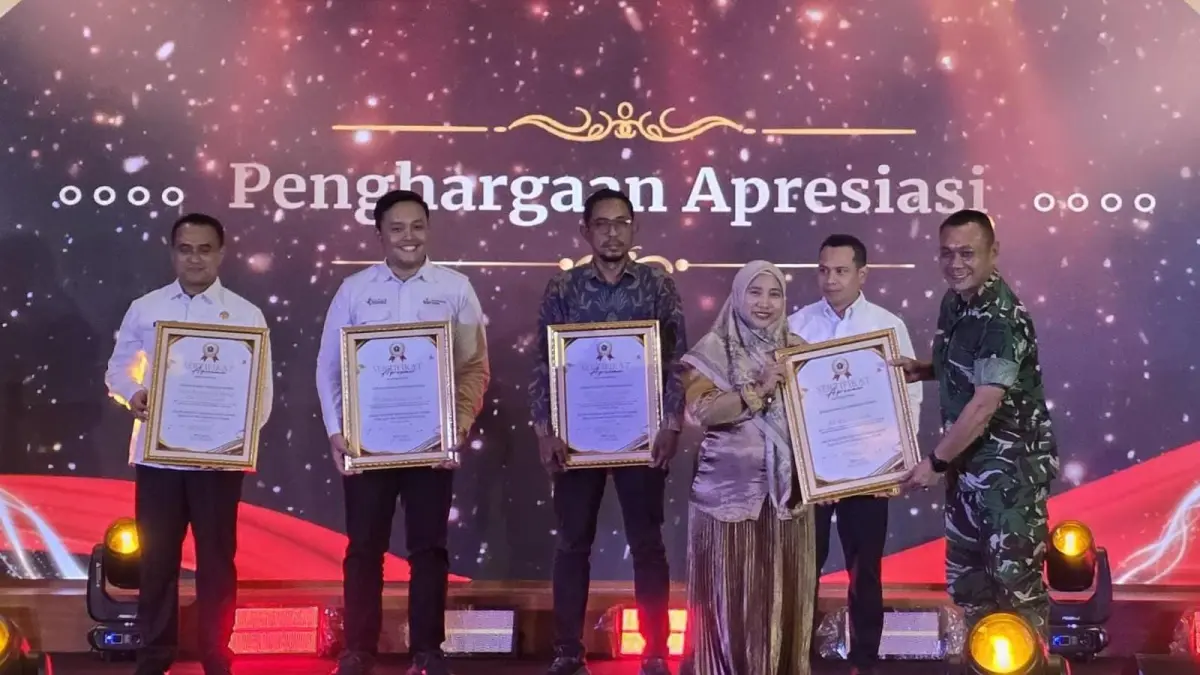 PENGHARGAAN: RS Wates Husada Balongpanggang meraih penghargaan Giri Pancasuar Award 2026 atas komitmennya menghadirkan program rehabilitasi medis dan sosial yang berdampak nyata bagi masyarakat. (Foto : Ist/Radar Gresik) 