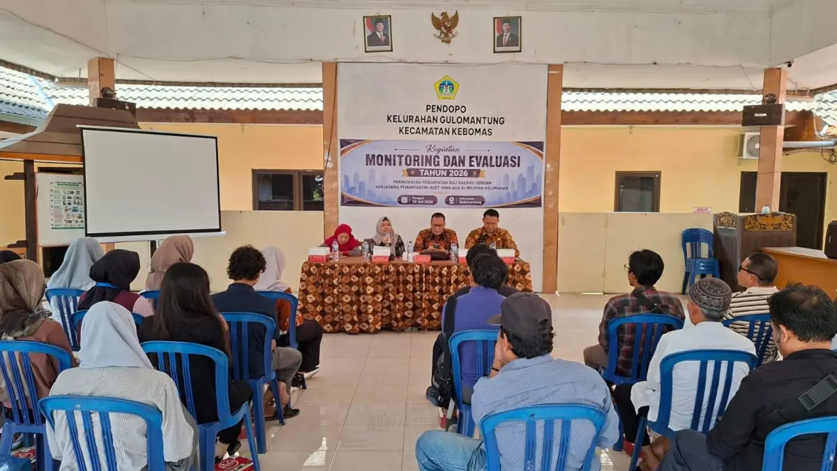 MONITORING: Wakil Ketua Komisi I DPRD Gresik Elvita Yuliati saat memimpin kegiatan monitoring dan evaluasi optimalisasi aset daerah tahun 2026. (Foto : Fajar/Radar Gresik) 