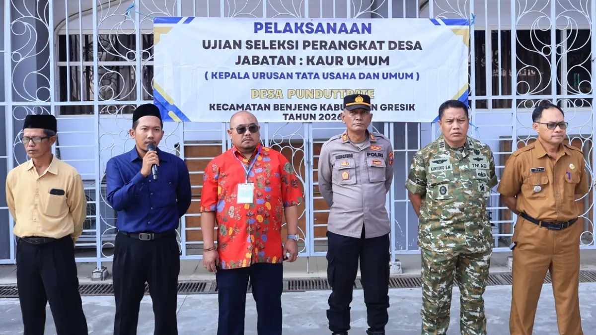 KEMBALI DIPERCAYA : Universitas Muhammadiyah Gresik (UMG) kembali menjadi mitra tepercaya dalam menyelenggarakan Ujian Seleksi Perangkat Desa berbasis komputer (computer-based test). Kali ini, ujian digelar untuk posisi Kepala Urusan (Kaur) Tata Usaha dan Umum Desa Punduttrate, Kecamatan Benjeng, Kabupaten Gresik, pada Selasa (11/8). (IST/ RADAR GRESIK)