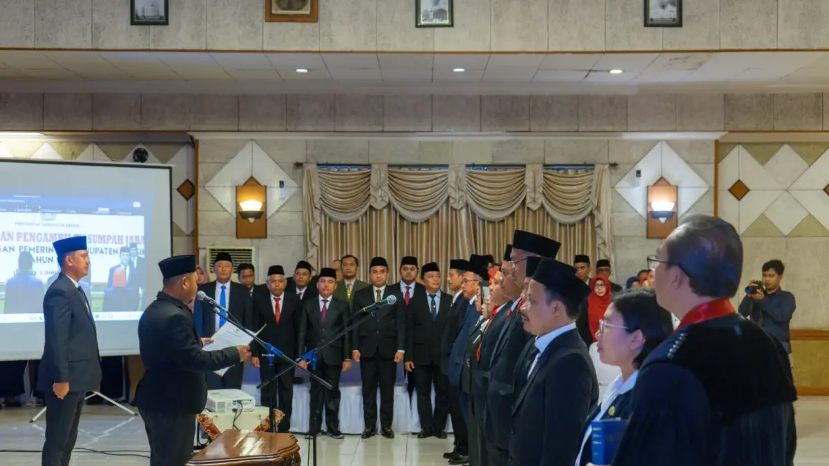 PROSESI : Prosesi pengangkatan Kepala Sekolah Negeri di Gresik saat awal tahun 2026 lalu. (Foto : Fajar/Radar Gresik) 