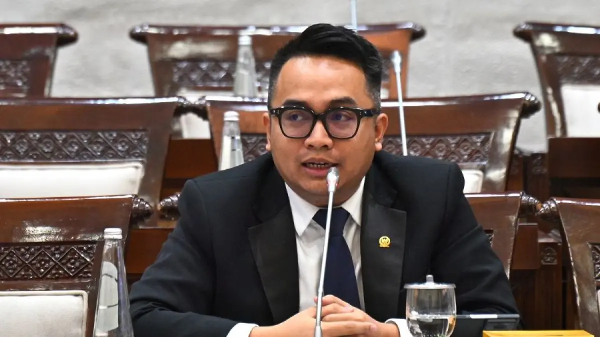 Anggota Komisi XI DPR RI, Thoriq Majiddanor ikut memberikan perhatian atas viralnya isu pemblokiran rekening aktivis.