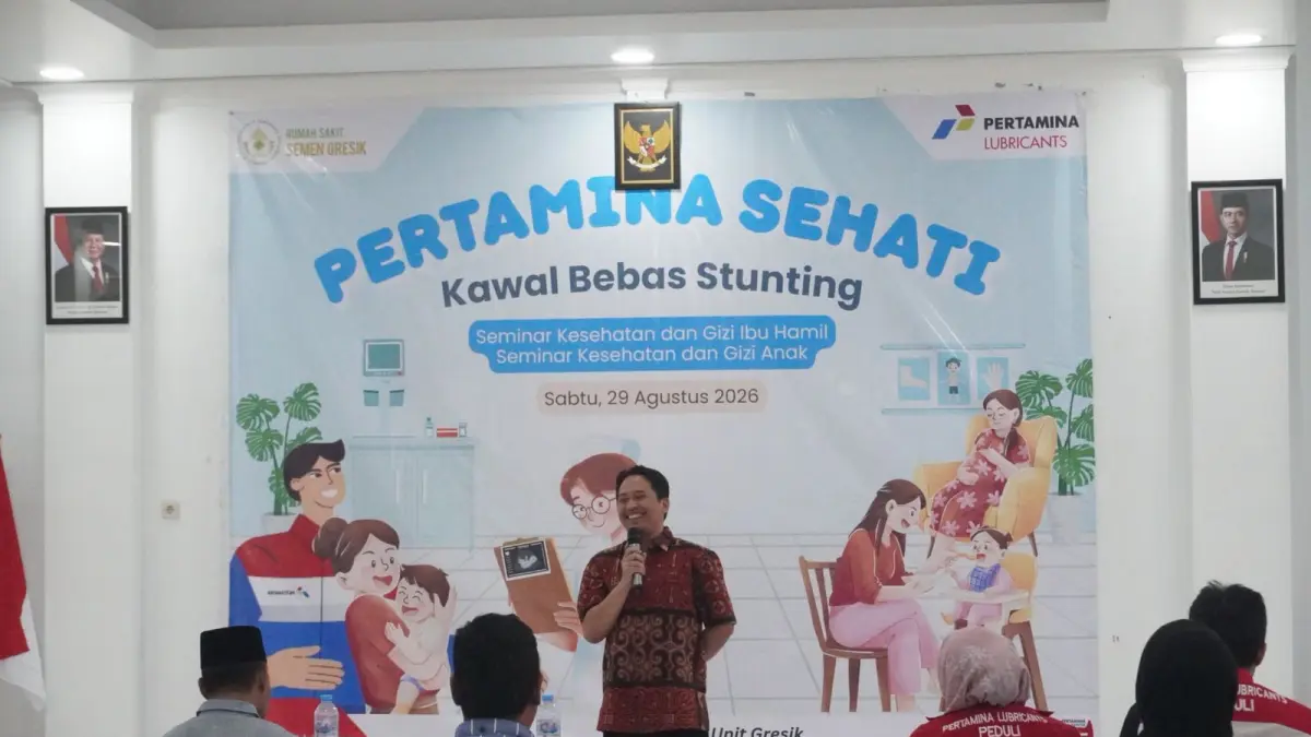 GENERASI SEHAT: salah satu narasumber dokter spesialis menyampaikan paparan dalam seminar kesehatan program Pertamina Sehati. (Foto : Ist/Radar Gresik) 