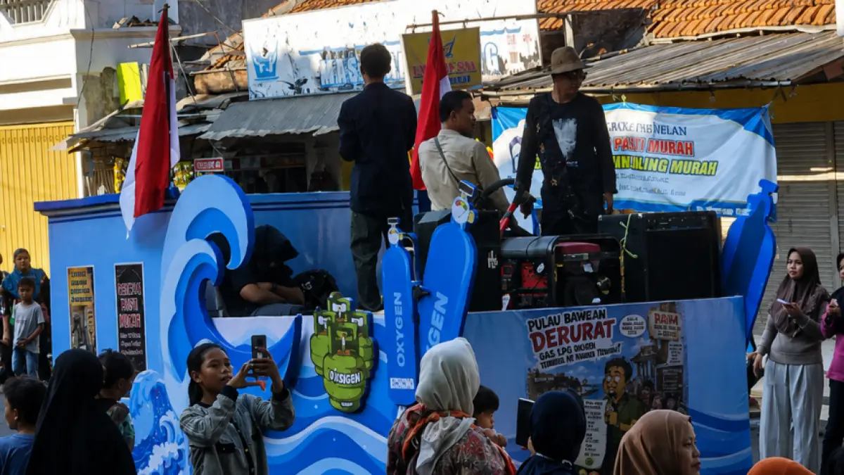 SEMPAT DILARANG : Panitia Karnaval sempat melarang mobil PBG ikut dalam pawai karena tidak sesuai tema acara 