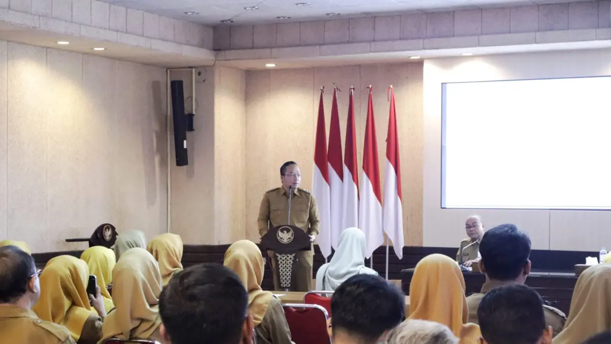 Wakil Bupati Gresik Asluchul Alif saat membuka Workshop Penguatan Pengelolaan Pengaduan dan Transformasi Aduan Menjadi Konten Publik. (Foto : Ist/Radar Gresik) 