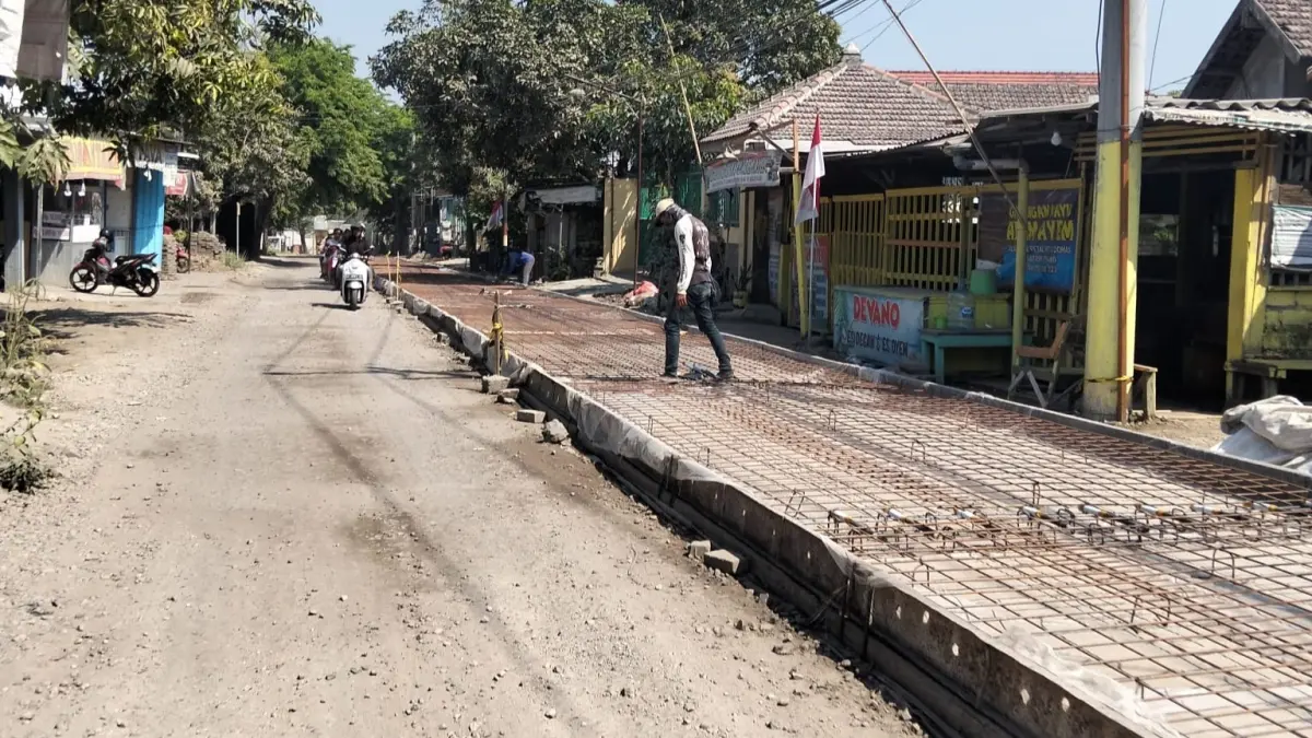 Komisi III DPRD Gresik bersama Pemkab Gresik menyepakati alokasi anggaran sekitar Rp77 miliar untuk merampungkan pembangunan Jalan Poros Desa (JPD). (Foto : Ist/Radar Gresik) 