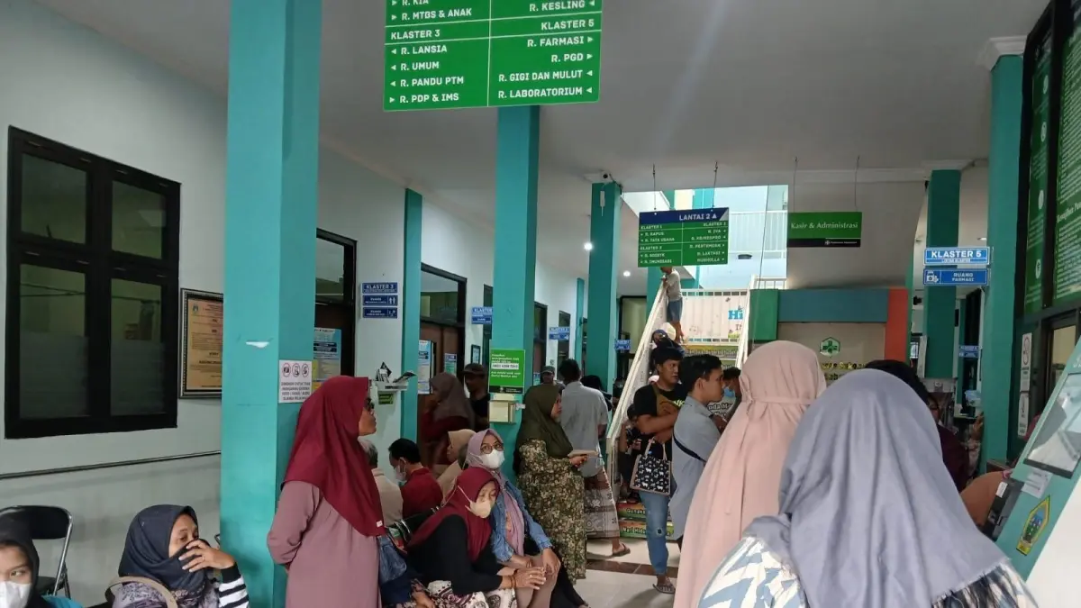 PELAYANAN : Suasananya pelayanan di rumah sakit di Gresik. (Foto : Dok/Radar Gresik) 