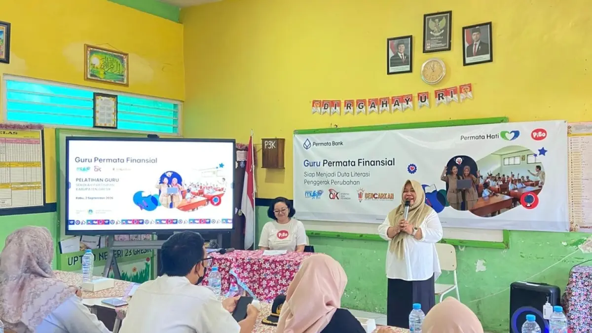 PEMAHAMAN : Dispendik Gresik memberikan pemahaman finansial para guru melalui program Guru Permata Finansial. (Foto : Fajar/Radar Gresik) 