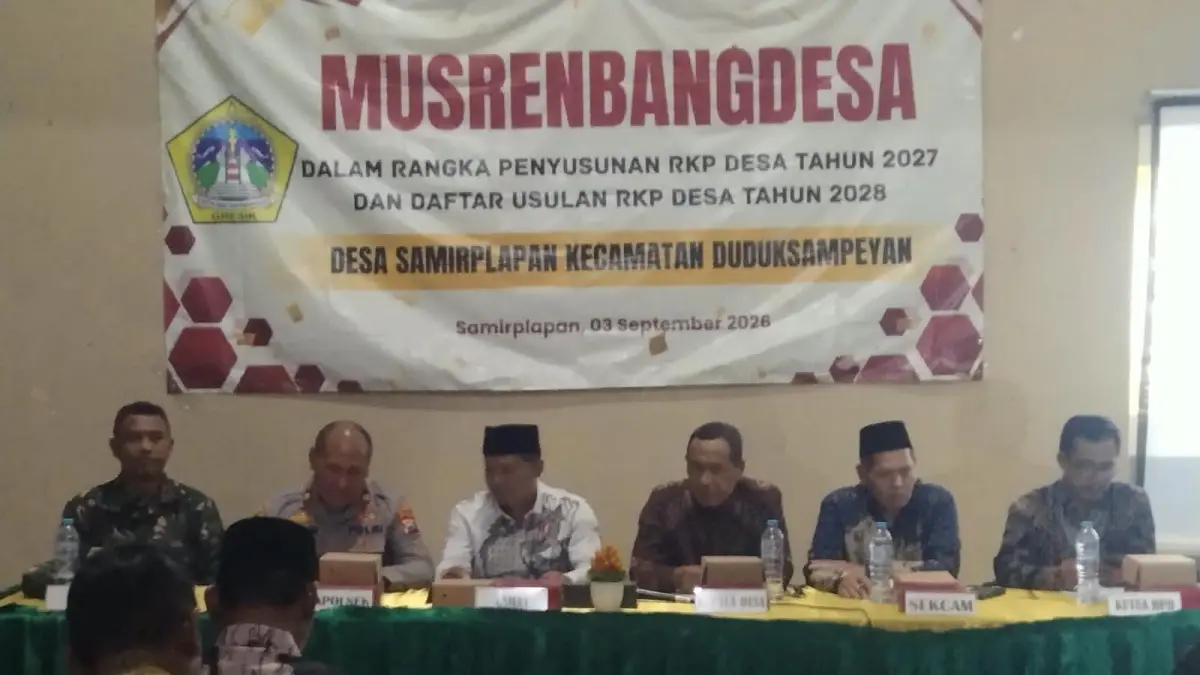 MUSRENBANGDES : Pemerinta Desa Samirplapan, Kecamatan Duduksampeyan menggelar Musrenbengdes. (Foto : Fajar/Radar Gresik) 