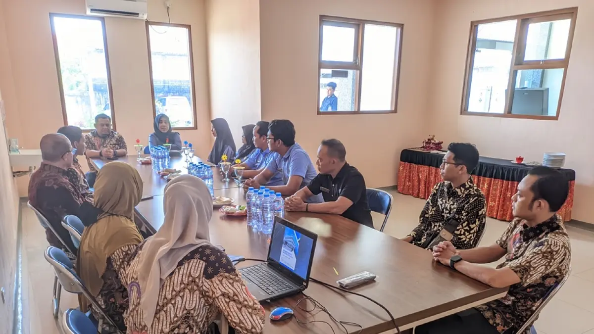KUNJUNGAN : BNNK Gresik kunjungi RS Wates Husada dinilai layak rehabilitasi NAPZA. (Foto : Dok/Radar Gresik) 