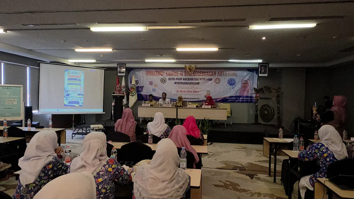 Sebanyak 139 guru TK se-Kecamatan Kebomas berkumpul di Hotel Khas Gresik untuk mengikuti Workshop Koding AI & Kecerdasan Artifisial. (Foto : Ist/Radar Gresik) 