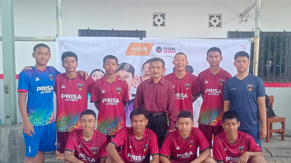 Skuad SMK PGRI 1 Gresik memantapkan persiapan jelang berlaga di turnamen Bahlil Mini Soccer 2026 (Zona 7 Surabaya-Gresik-Sidoarjo). (Foto : Ist/Radar Gresik)