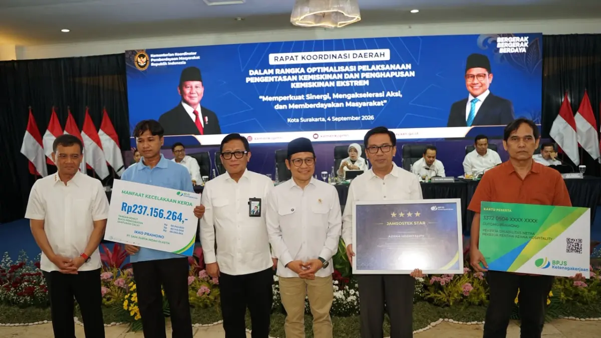 PENGHARGAAN BERGENGSI : Azana Hospitality sebagai satu-satunya operator hotel di Indonesia yang menerima apresiasi nasional Jamsostek Star Bintang Lima 2026 atas komitmennya memberikan perlindungan BPJS Ketenagakerjaan bagi 1.000 pekerja disabilitas dan rentan di Surakarta. (IST/ RADAR GRESIK)