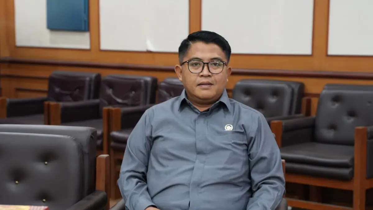 Anggota Komisi I DPRD Gresik, Imron Rosyadi. (Foto : Fajar/Radar Gresik)