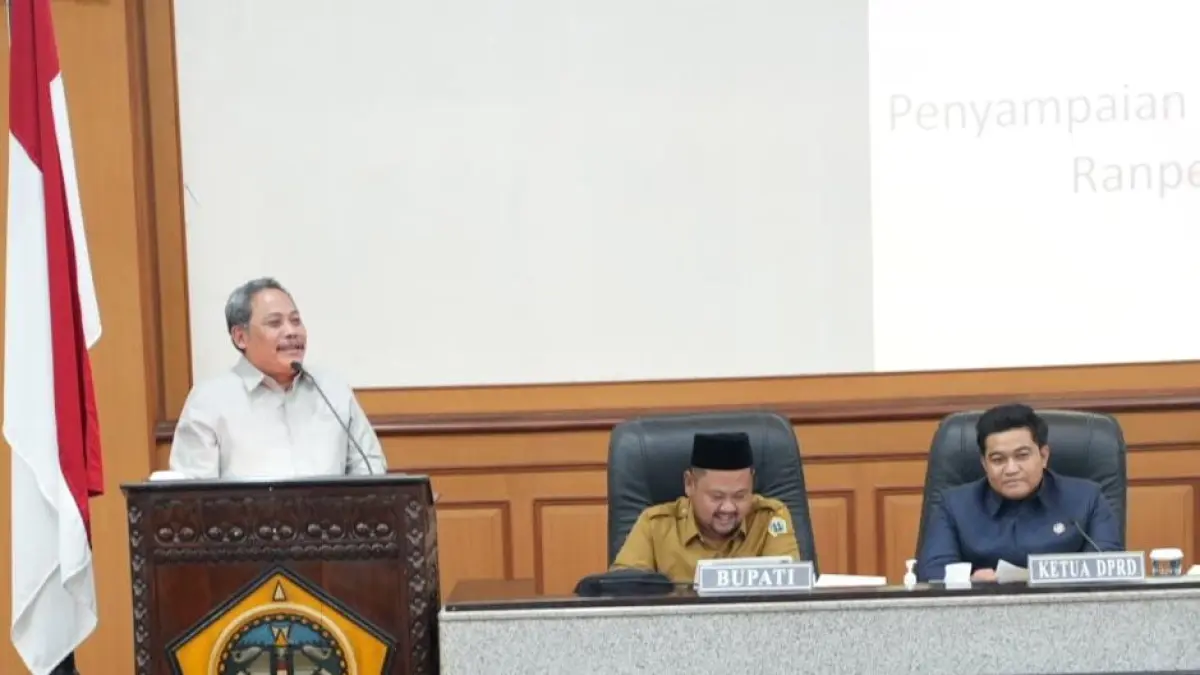 Juru bicara Fraksi PDI Perjuangan, Dr. Jumanto. (Foto : Fajar/Radar Gresik)